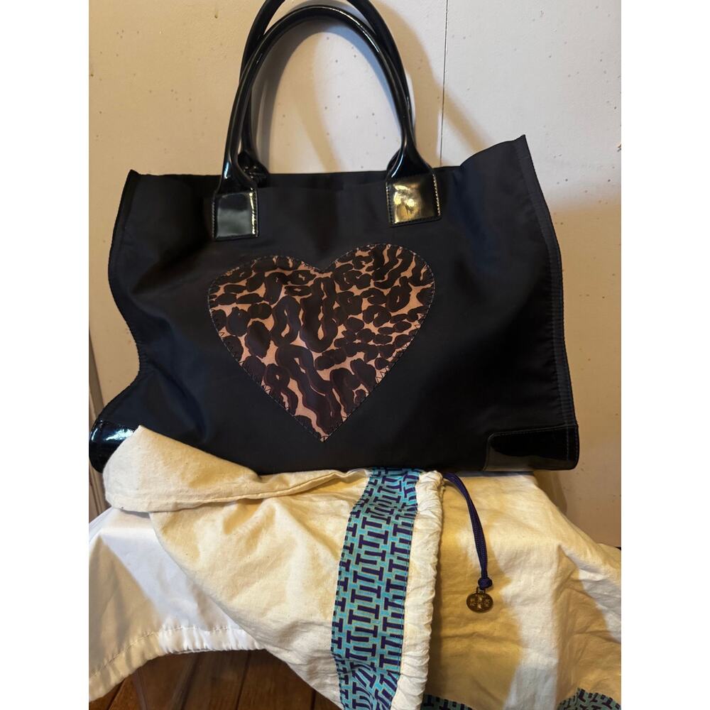 Tory Burch Tote with Leopard Heart Patent leather - Canvas